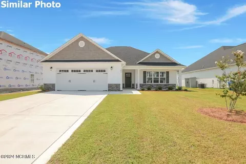 496 Pebble Shore Dr, Sneads Ferry, NC 28460
