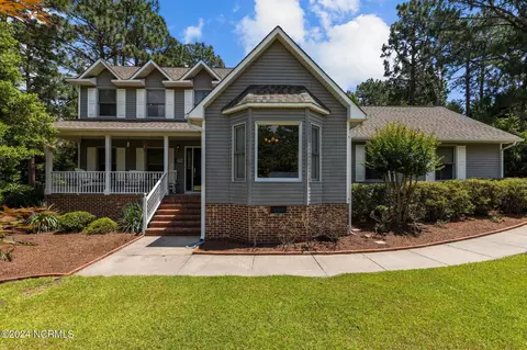 145 Landis Ct, Southern Pines, NC 28387