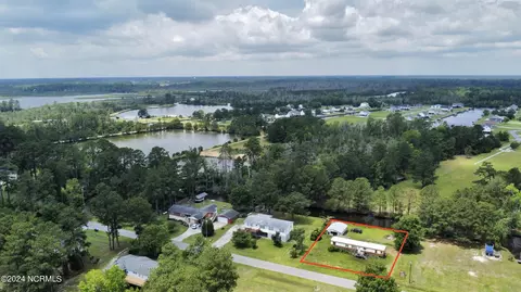 244 Bay Shore Dr, Chocowinity, NC 27817
