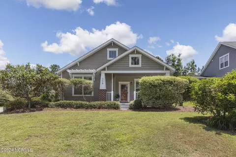 208 Holly Pond Dr, Holly Ridge, NC 28445