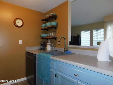 Kitchen - 10 Pine Tree Rd # 114, Pinehurst, NC 28374 photo 2 of 3
