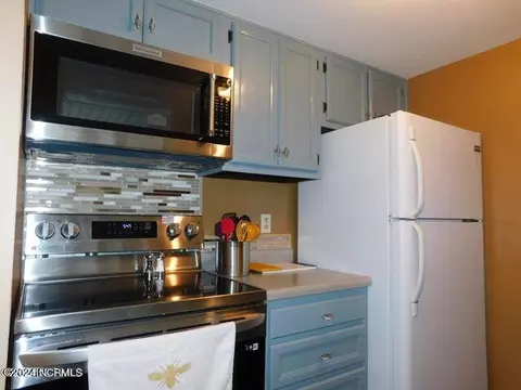 Kitchen - 10 Pine Tree Rd # 114, Pinehurst, NC 28374 photo 1 of 3