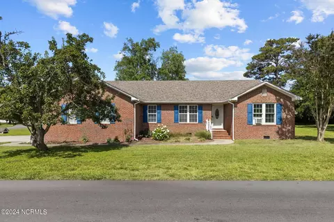 304 Somerset Way, Newport, NC 28570