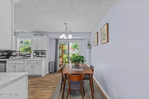 Dining - 304 Dayrell Dr, Hubert, NC 28539 photo 2 of 2