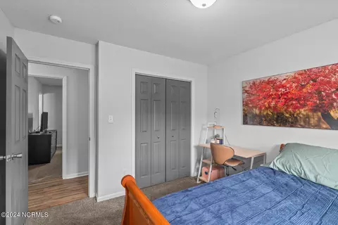 Bedroom - 304 Dayrell Dr, Hubert, NC 28539 photo 3 of 6