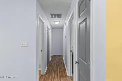 Entry Way - 304 Dayrell Dr, Hubert, NC 28539 photo 3 of 3