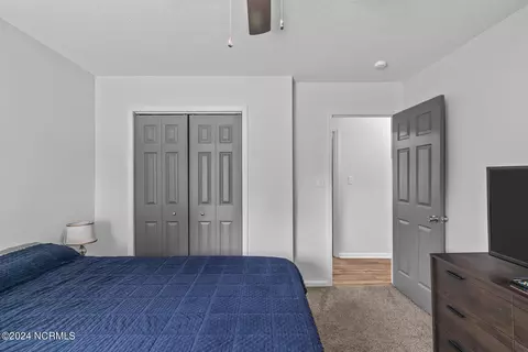 Bedroom - 304 Dayrell Dr, Hubert, NC 28539 photo 5 of 6