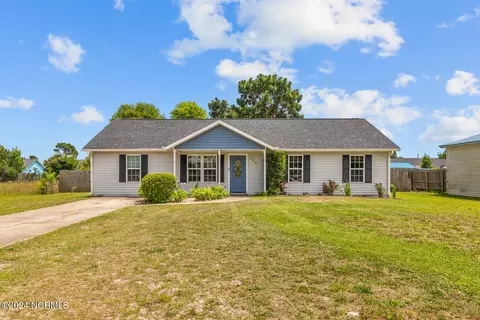 304 Dayrell Dr, Hubert, NC 28539