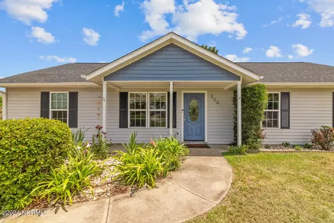 Exterior - 304 Dayrell Dr, Hubert, NC 28539 photo 2 of 6