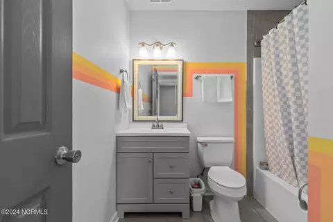 Bath - 304 Dayrell Dr, Hubert, NC 28539 photo 1 of 4