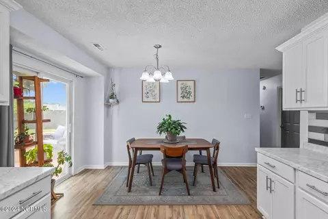 Dining - 304 Dayrell Dr, Hubert, NC 28539 photo 1 of 2
