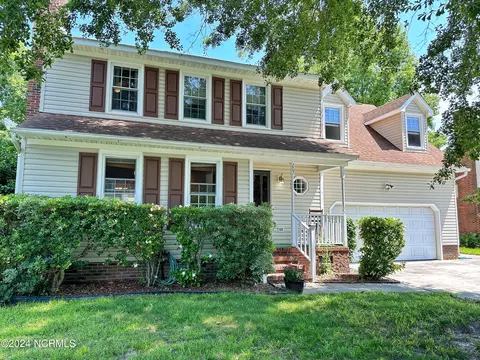 207 Brandy Ct, Jacksonville, NC 28540