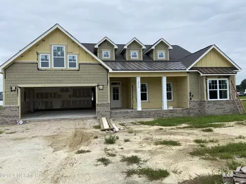 2750 Frances Ct, Grimesland, NC 27837