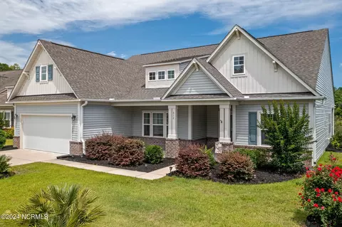 612 Meadowbrook Ln NW, Calabash, NC 28467