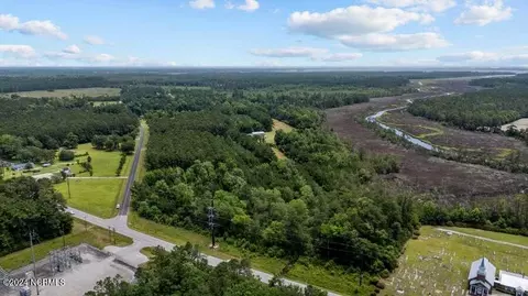 1177 Hardesty Loop Rd, Newport, NC 28570