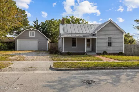510 Mulberry St, Beaufort, NC 28516