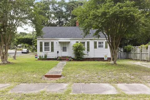 801 Morningside Dr, Wilmington, NC 28401