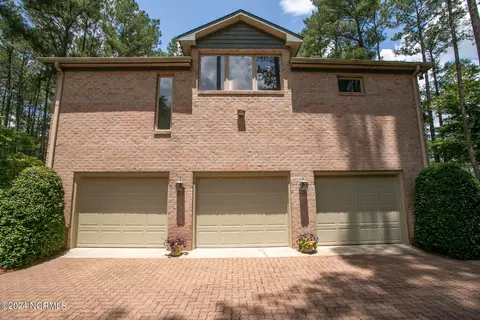 17 Mcmichael Dr, Pinehurst, NC 28374 photo 4