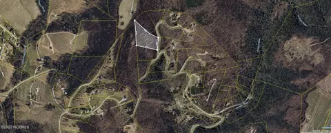 47 W Splitrail Dr, Hendersonville, NC 28792