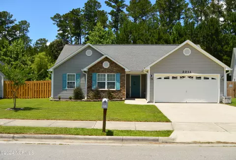 2011 Wt Whitehead Dr, Jacksonville, NC 28546