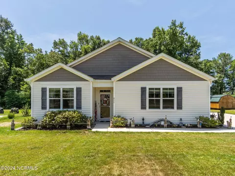 811 Lenox Dr, Holly Ridge, NC 28445