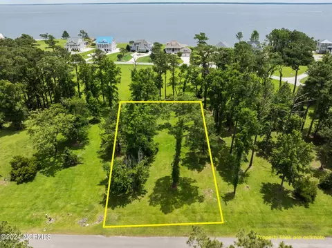 4009 Tarpon Dr, Oriental, NC 28571