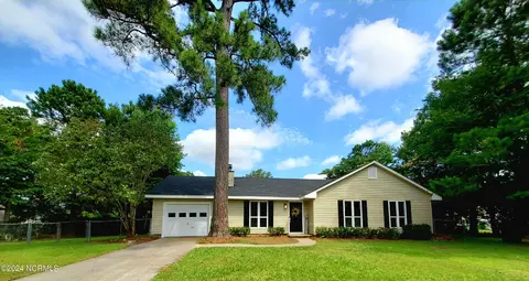 233 Branchwood Dr, Jacksonville, NC 28546