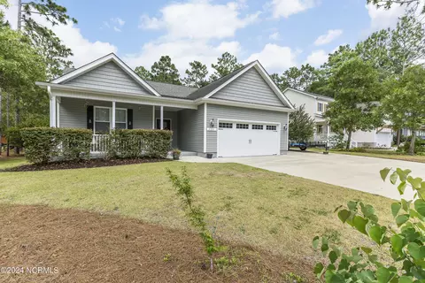 433 Crestview Dr, Southport, NC 28461