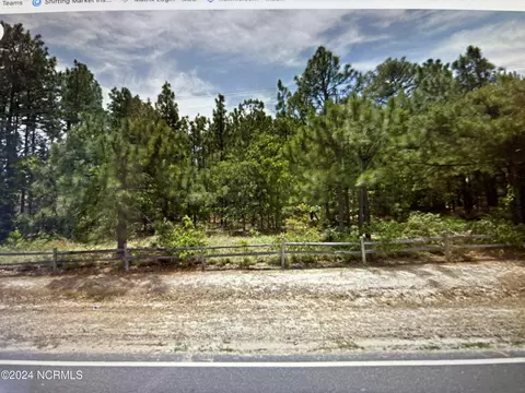 105 Sandham Ct, West End, NC 27376