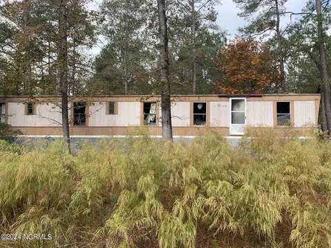 4378 Whitestocking Rd, Burgaw, NC 28425