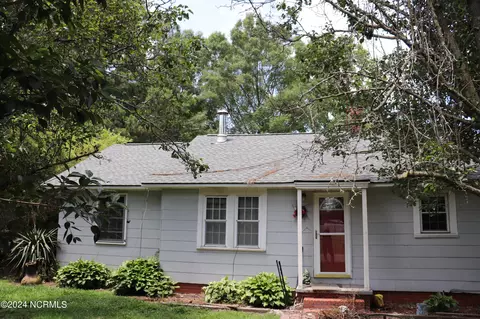 161 W Hester St, Clarkton, NC 28433