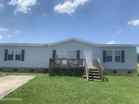 906 Mccaskill Dr, Kinston, NC 28501