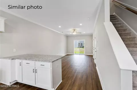 628 Jacks Crossing Dr, Hubert, NC 28539 photo 2