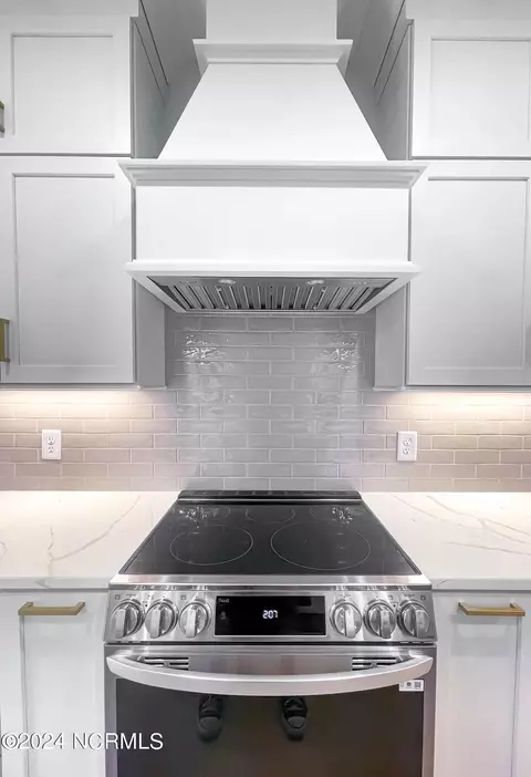 Kitchen - 225 Merion Cir, Pinehurst, NC 28374 photo 10 of 11