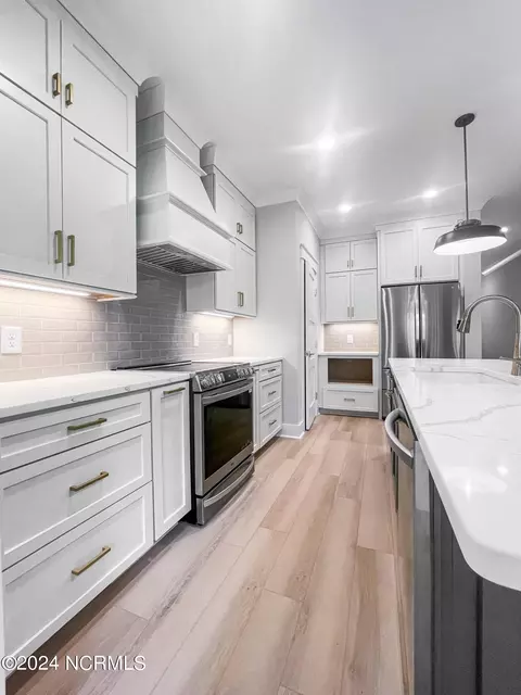 Kitchen - 225 Merion Cir, Pinehurst, NC 28374 photo 4 of 11