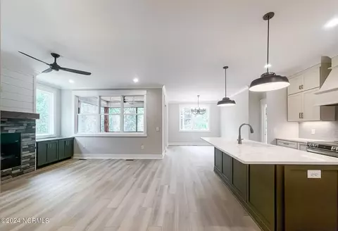 Living - 225 Merion Cir, Pinehurst, NC 28374 photo 1 of 2
