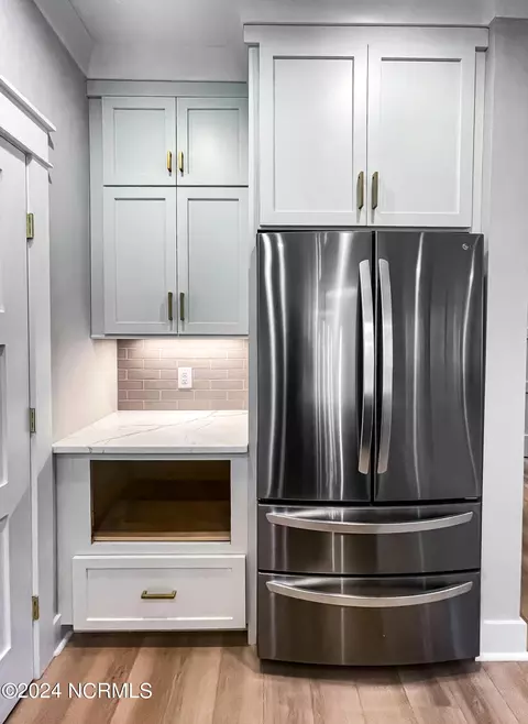 Kitchen - 225 Merion Cir, Pinehurst, NC 28374 photo 11 of 11