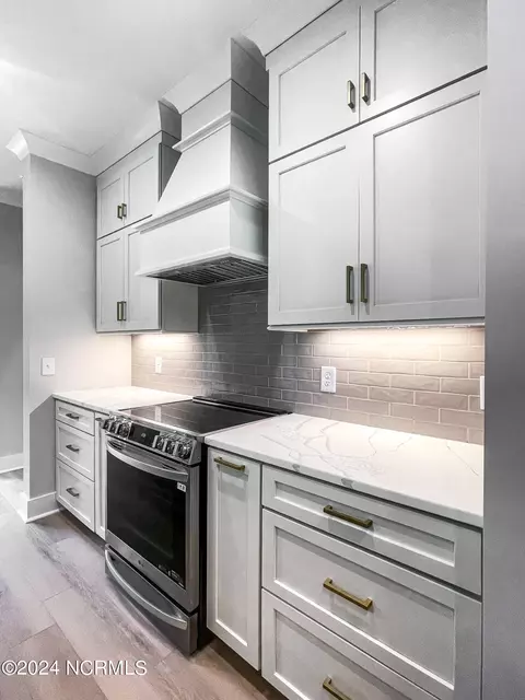 Kitchen - 225 Merion Cir, Pinehurst, NC 28374 photo 9 of 11