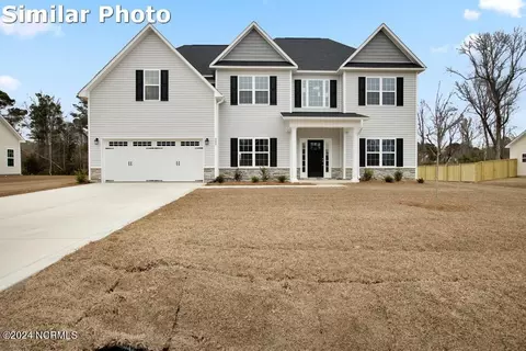 462 Pebble Shore Dr, Sneads Ferry, NC 28460