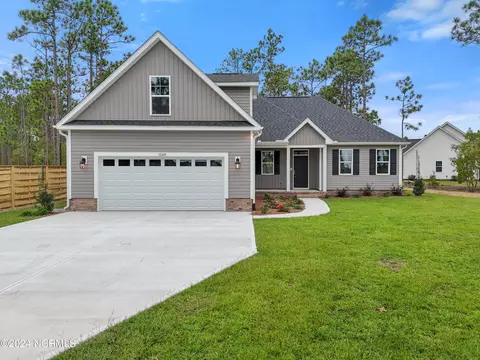 1160 S Shore Dr, Southport, NC 28461