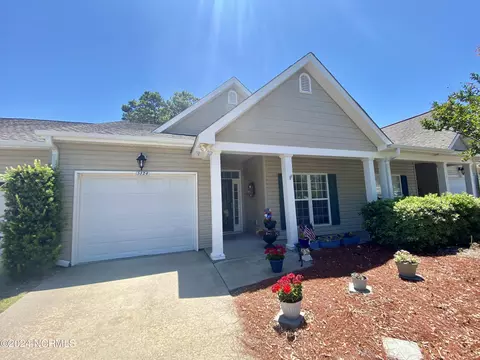 5124 Elton Dr SE, Southport, NC 28461