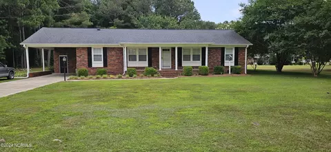 604 Walking Stick Trl, Clinton, NC 28328