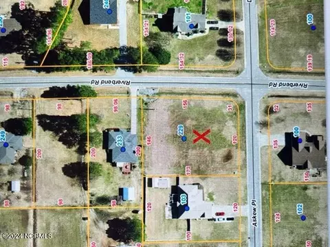 229 Riverbend Rd, Goldsboro, NC 27530