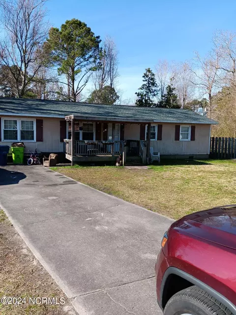 18 Evelyn Cir, Havelock, NC 28532