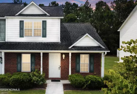 200 Streamwood Dr, Jacksonville, NC 28546
