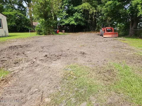 111 Harrell St, Elizabeth City, NC 27909