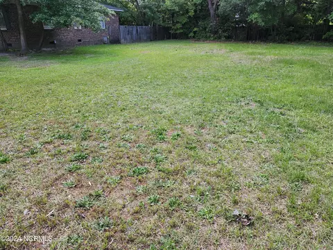 105 Paul Cir, Greenville, NC 27834