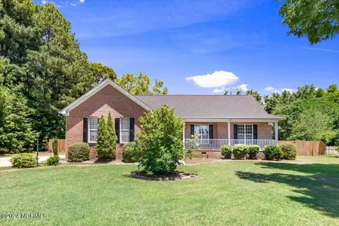 408 Hunters Creek Dr, Goldsboro, NC 27534