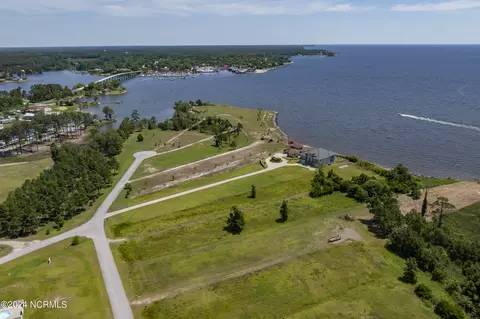 27 Wind Lake Rd S, Oriental, NC 28571
