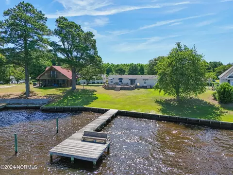 811 Bulls Bay Rd, Columbia, NC 27925